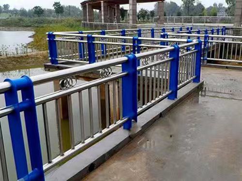 昆明不銹鋼復合管護欄